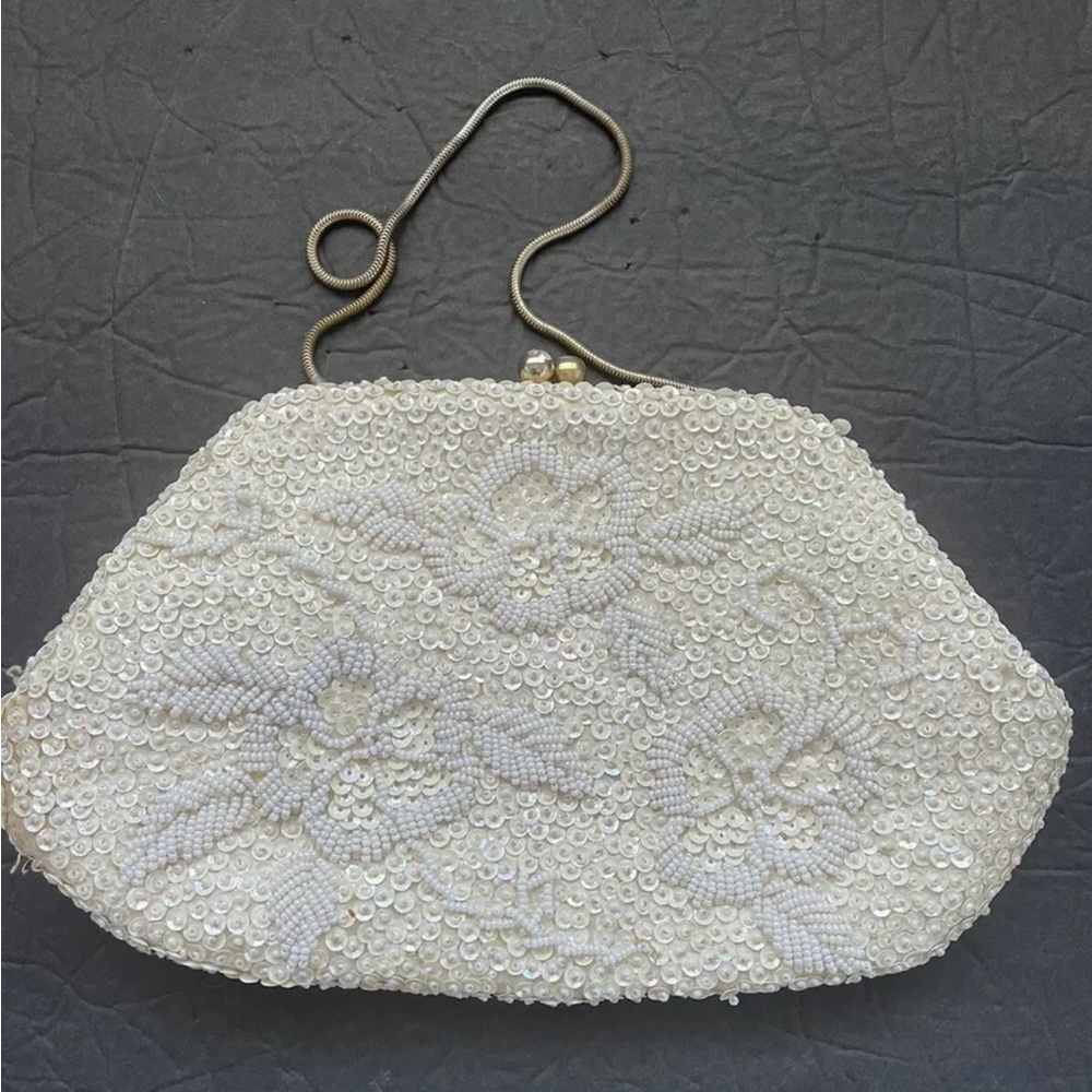 VINTAGE VIVANT BY SARNE HAND MADE IN HONG KONG ITALIAN BEADS HANDBAG PURSE